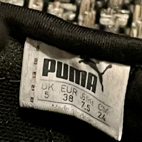 Puma Women's Sneaker, Black Silver Size 7.5 They have a hook & loop closure - Picture 8 of 10